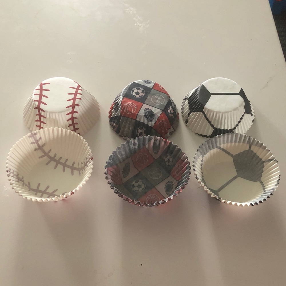 📦 Sports-Themed Cupcake Liners Set (3)